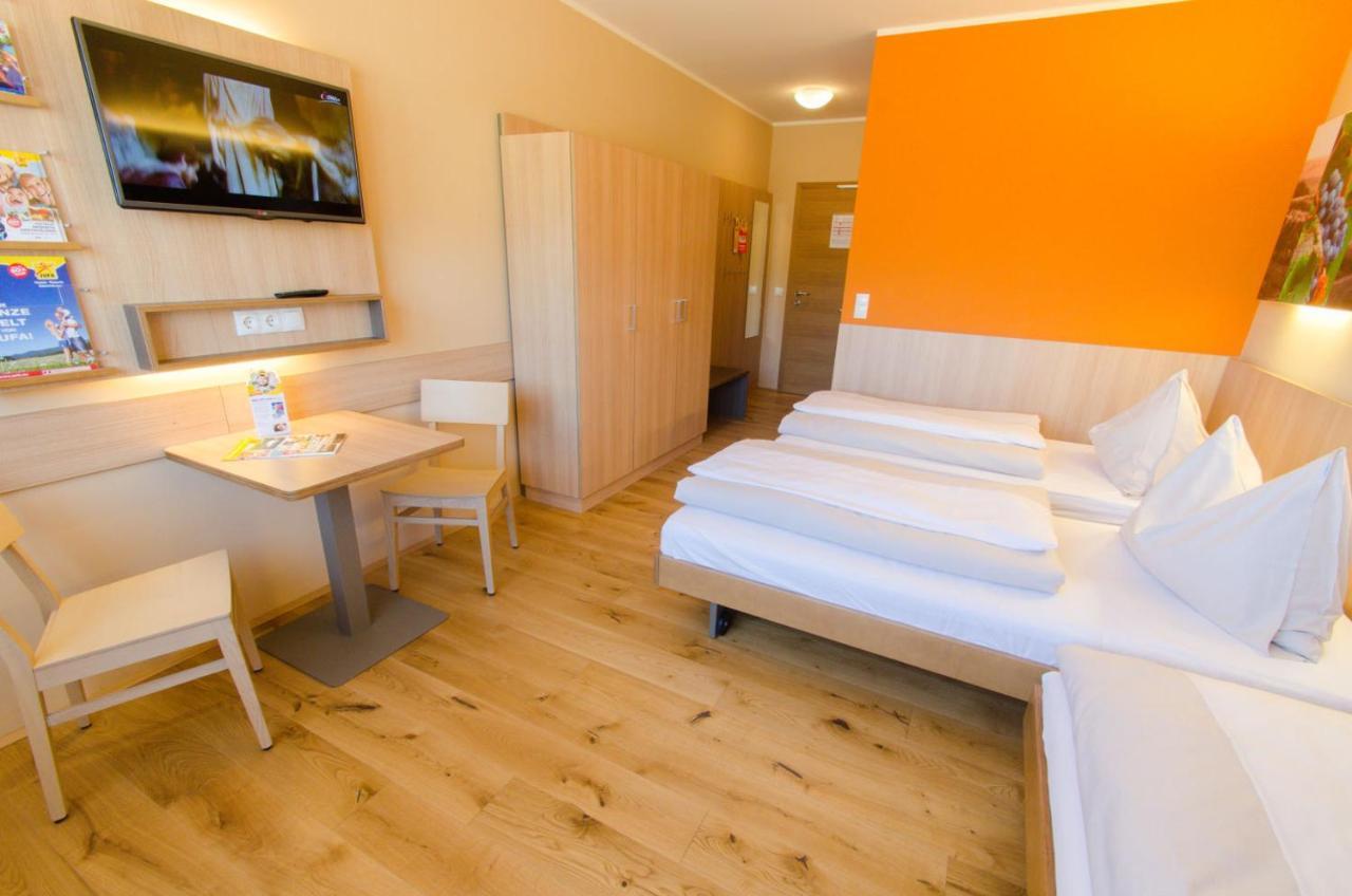 Jufa Hotel Neutal Eksteriør bilde