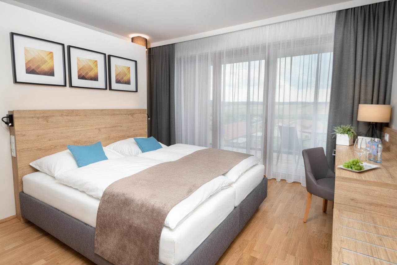 Jufa Hotel Neutal Eksteriør bilde