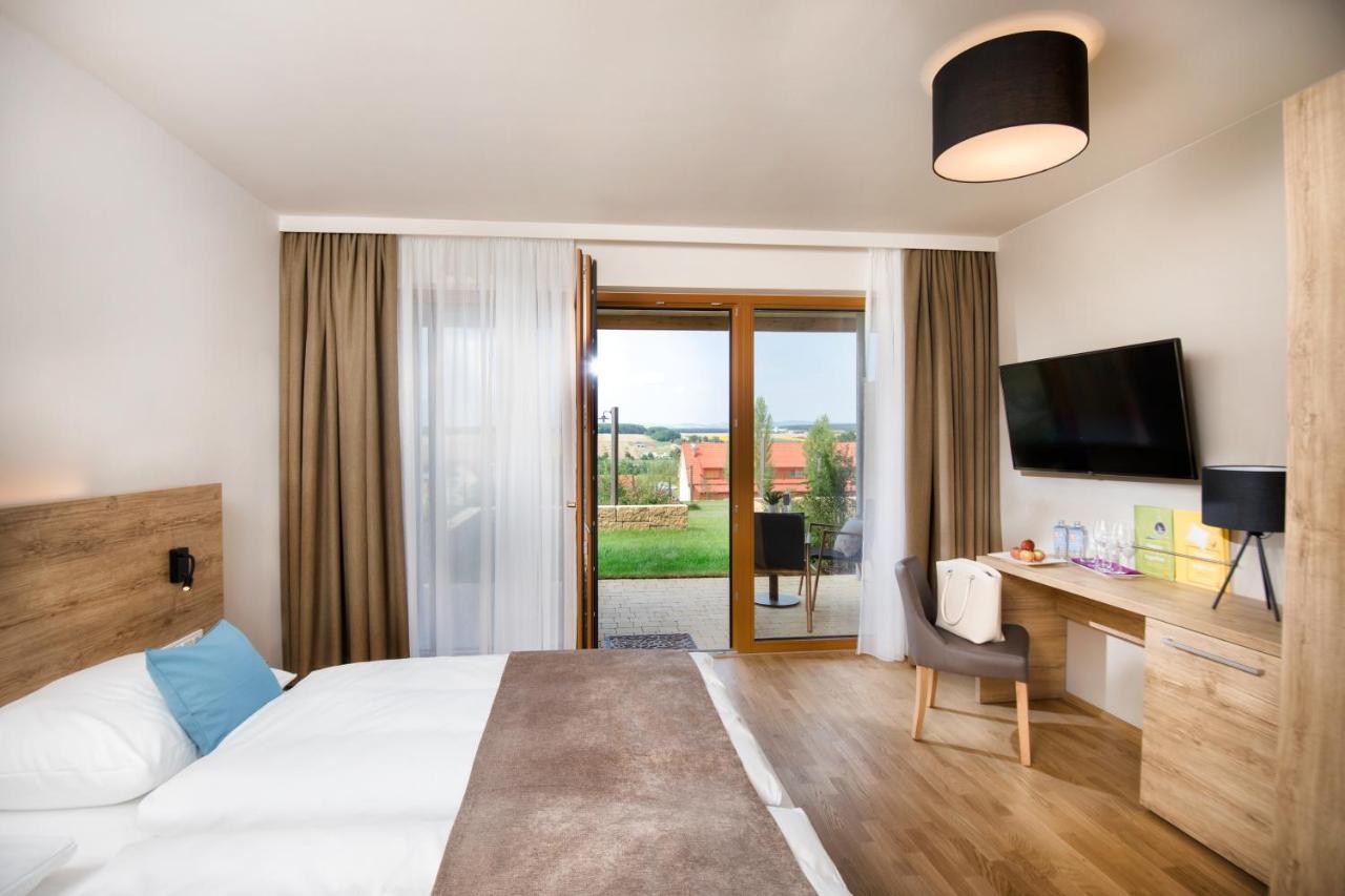 Jufa Hotel Neutal Eksteriør bilde