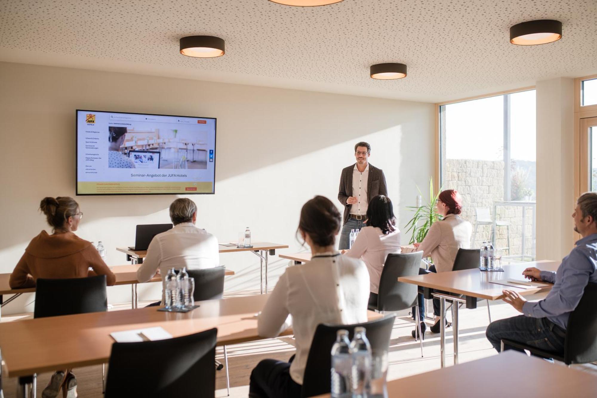 Jufa Hotel Neutal Eksteriør bilde