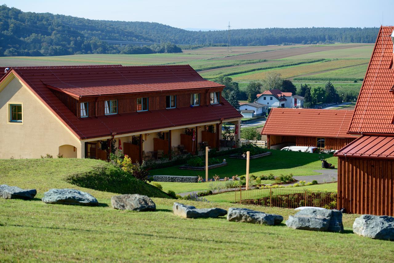 Jufa Hotel Neutal Eksteriør bilde