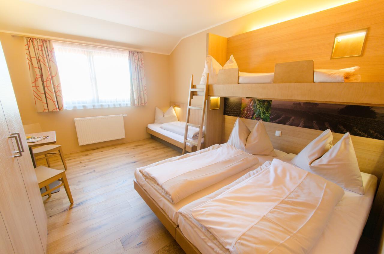 Jufa Hotel Neutal Eksteriør bilde